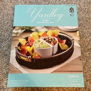 NIB Woven Chip and Dip Tray